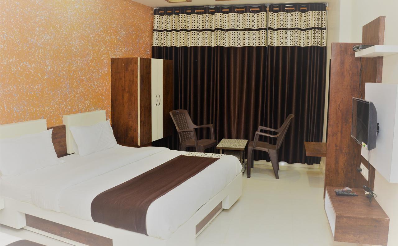 Hotel Bansidhar Somnath Ngoại thất bức ảnh