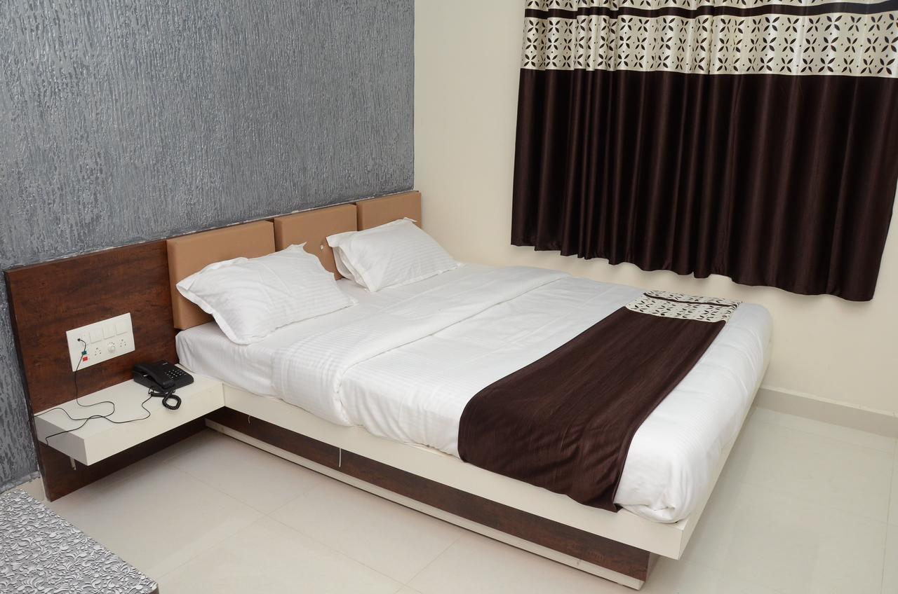 Hotel Bansidhar Somnath Ngoại thất bức ảnh
